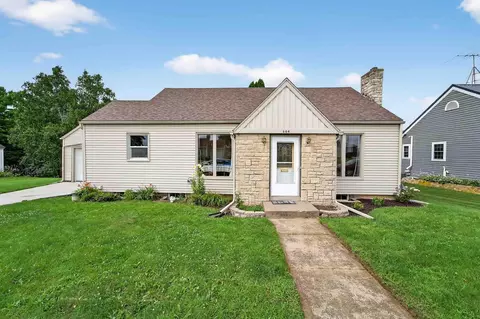 504 E Merrimac St, Dodgeville, WI 53533