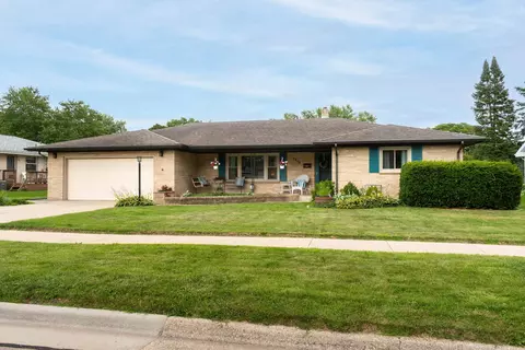 1418 N Sumac Dr, Janesville, WI 53545
