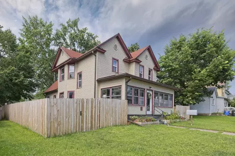 619 W Cook St, Portage, WI 53901