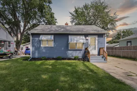 1863 Royce Ave, Beloit, WI 53511
