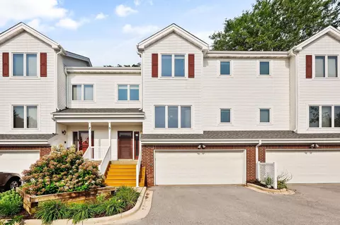 5 Cocoa Beach Dr, Madison, WI 53719