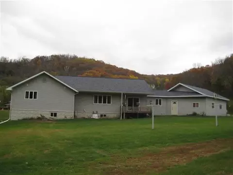 63341 Cliffwood Cliffwood Dr, Prairie Du Chien, WI 53821