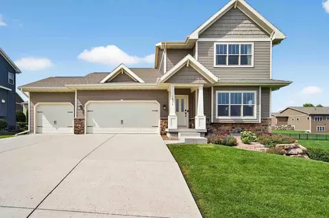 1816 Three Wood Dr, Mount Horeb, WI 53572