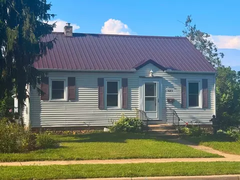 523 Maine St, Mauston, WI 53948
