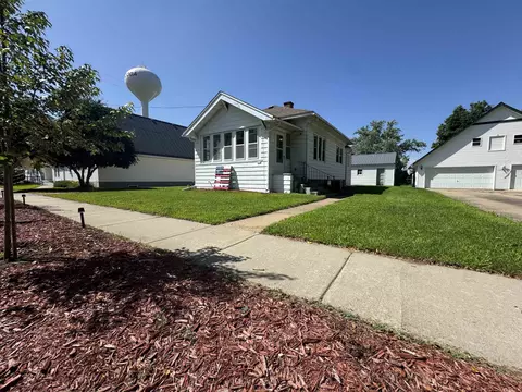 218 E Maple St, Muscoda, WI 53573