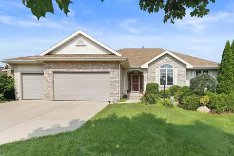 609 S Meadowbrook Ln, Waunakee, WI 53597