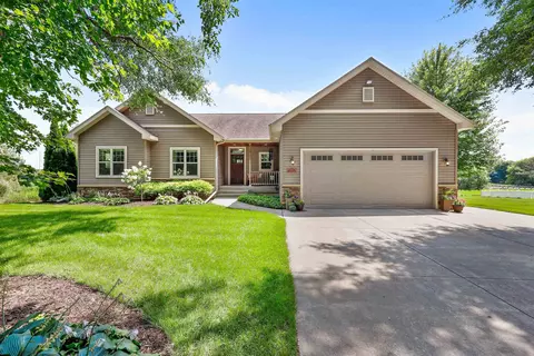 3847 Combs Ct, Deforest, WI 53532
