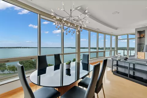 350 S Hamilton St #901, Madison, WI 53703