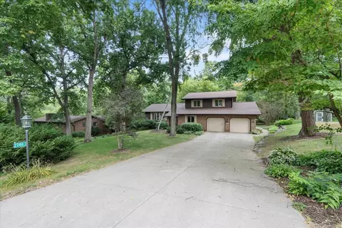 2746 Nadene Rd, Cottage Grove, WI 53527