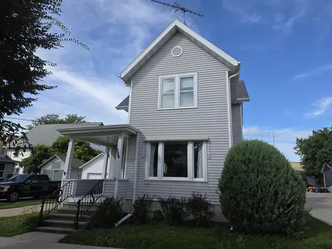 134 W Prairie St, Columbus, WI 53925
