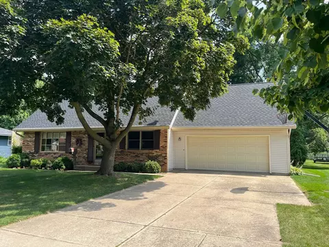 481 Badger Dr, Evansville, WI 53536