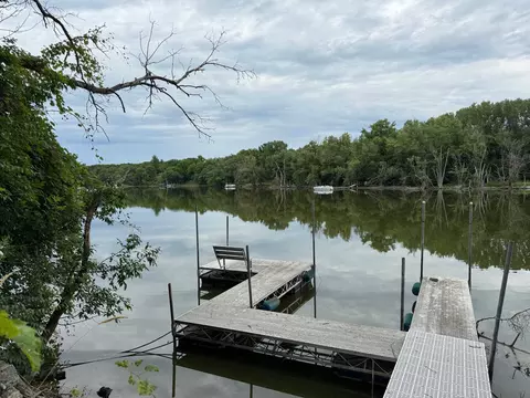 4838 W Oakwood Park Dr, Janesville, WI 53548