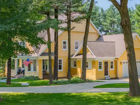 8462 Arbor Trace Dr, Verona, WI 53593