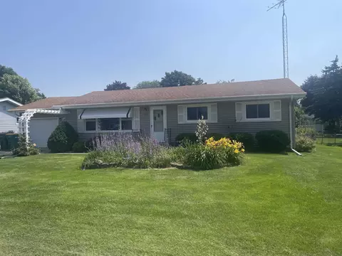 653 Hamburg St, Ripon, WI 54971
