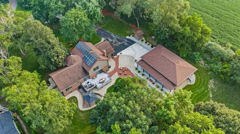 2127 Vintage Dr, Fitchburg, WI 53575