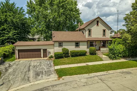 833 11th St, Monroe, WI 53566