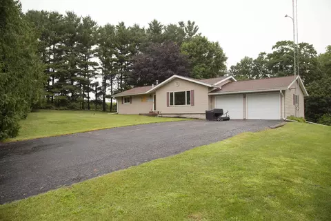3226 Baker Ford Rd, Platteville, WI 53818