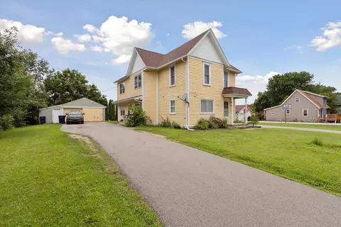 152-154 Valley Dr, Janesville, WI 53546