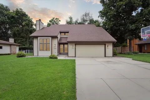 3733 Buckingham Dr, Janesville, WI 53546