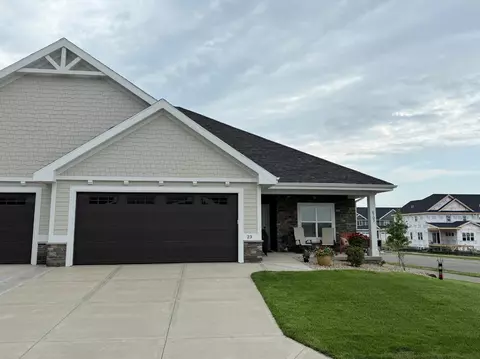 6702 Bellflower Pointe Dr, Deforest, WI 53532