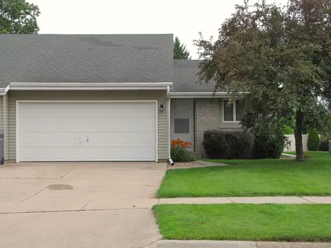 1125 Nantucket Dr #B, Janesville, WI 53545