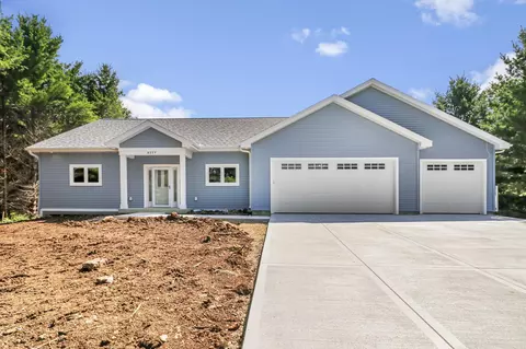 8577 Davis St, Verona, WI 53593