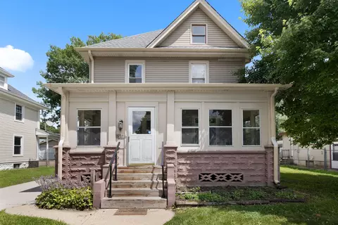 937 Elm St, Beloit, WI 53511