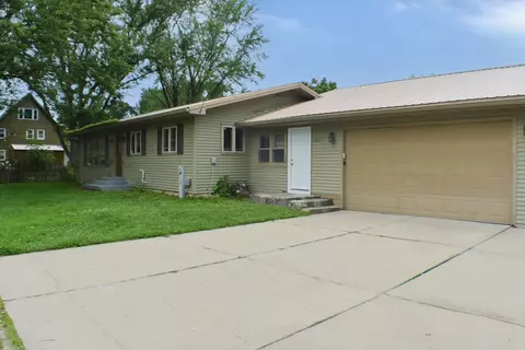 5306 S Madison St, Afton, WI 53501