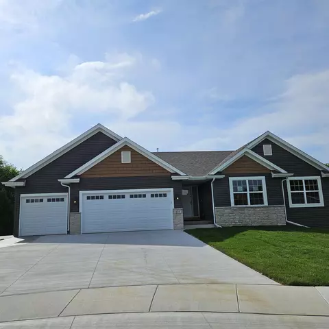 425 Paulson St, Clinton, WI 53525