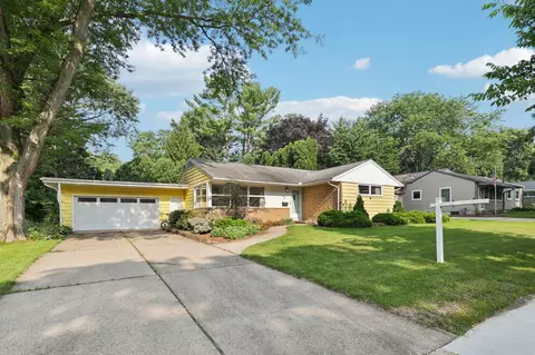 642 Charles Ln, Madison, WI 53711