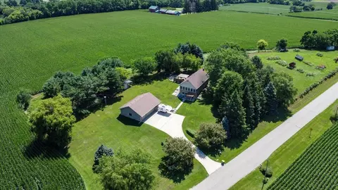 2200 Washington Rd, Stoughton, WI 53589