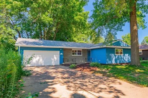 1614 Meadowcrest Ln, Middleton, WI 53562