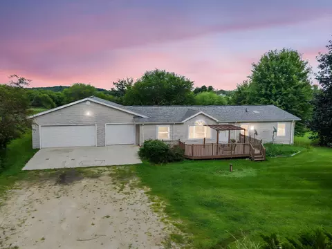n3884 County Road T T, Columbus, WI 53925