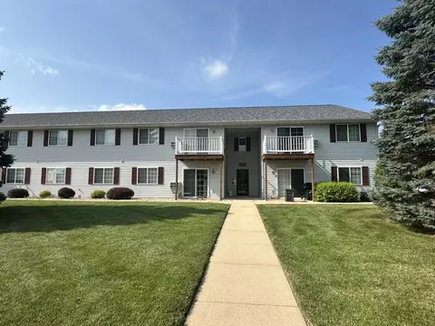 340 Sunset Rd #4, Columbus, WI 53925
