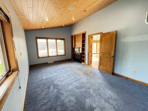 Living - 3610 S Highway 47, Rhinelander, WI 54501 photo 3 of 4