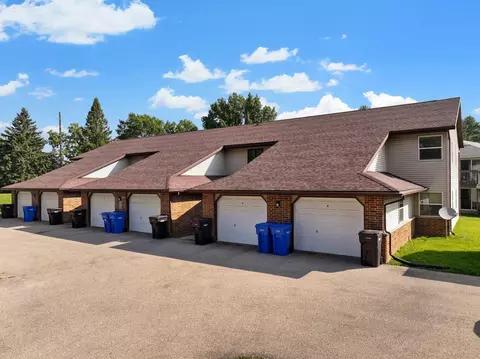 551 Hawaii Ln, Sun Prairie, WI 53590