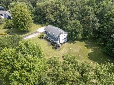 6224 N St Andrews Dr, Janesville, WI 53545