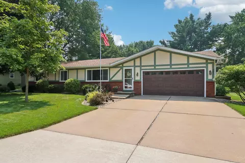 404 Seminole Way, Deforest, WI 53532