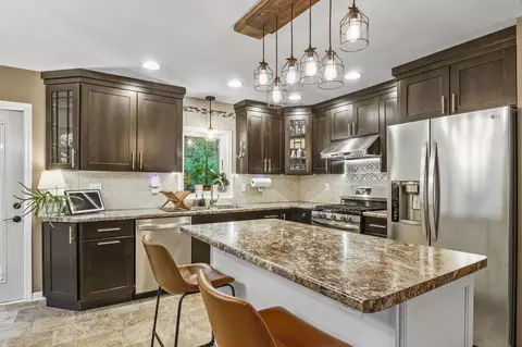 615 Hyland Dr, Stoughton, WI 53589