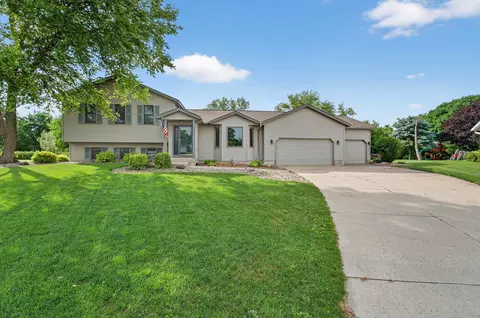 512 Lynnbrook Ct, Deforest, WI 53532