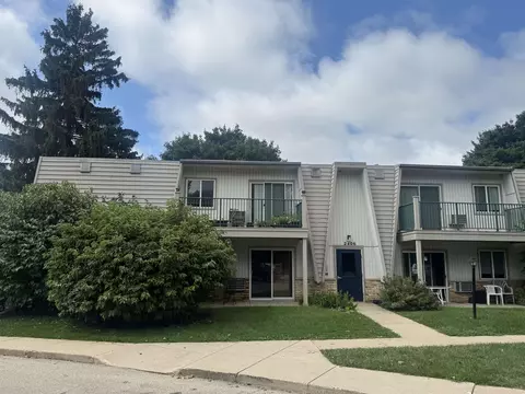 2406 Independence Ln #202, Madison, WI 53704