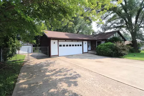 2421 S Victory Dr, Beloit, WI 53511