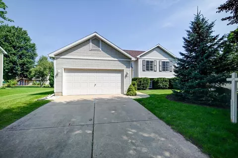 201 Vista Dr, Cottage Grove, WI 53527