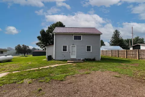 217 E Highway St, Mount Hope, WI 53816