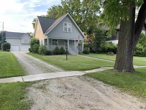 527 E Washington St, Brandon, WI 53919
