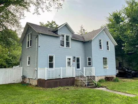 309 N Main St, Westfield, WI 53964