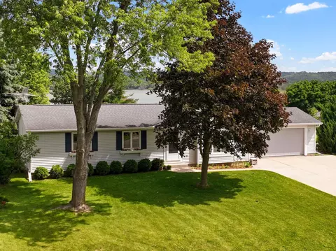 8338 Jade Dr, Lodi, WI 53555