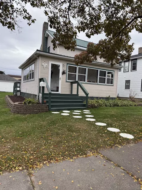 218 W Cameron St, Tomah, WI 54660