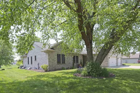 552 Meadowlark Ln, Portage, WI 53901