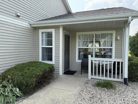 2574 Edgewood Dr, Beloit, WI 53511